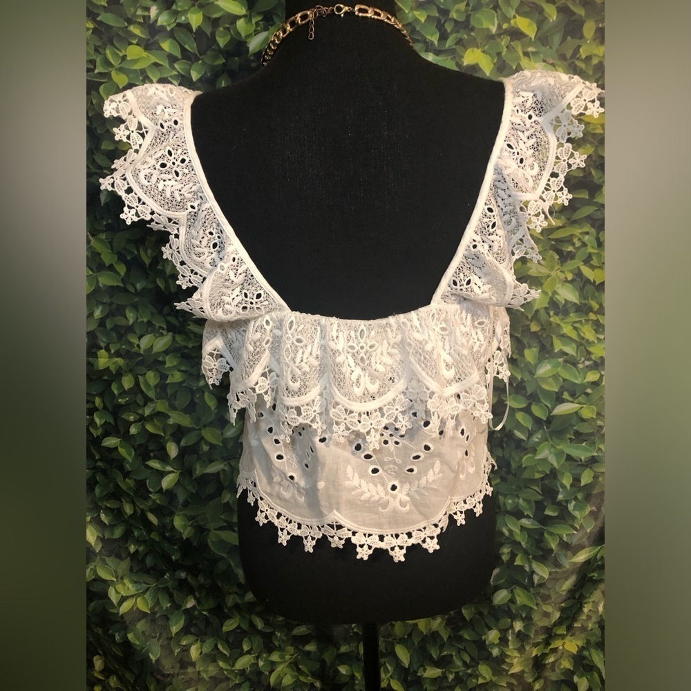 White Lace Ruffle Top NWT - Picture 6 of 12